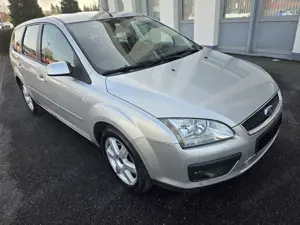 Ford Focus Ghia 2.0 Automatik
