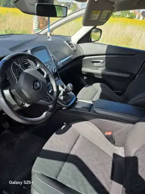 Renault Scenic TCe 140 GPF LIMITED