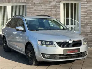 Skoda Octavia 2.0 TDI Combi Style/AHK/SHZ/KLIMA/1.HAND