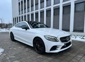 Mercedes-Benz C 200 Coupe 9G-TRONIC AMG Line / Panorama