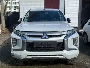 Mitsubishi L200 Plus Club Cab 4WD *MOTORSCHADEN*