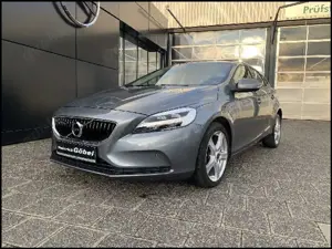 Volvo V40 V 40 T2 2.0 Momentum (EURO 6d-TEMP)