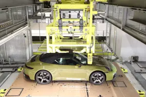 Porsche 992 911 Spirit 70 Cabriolet PDK, Lift