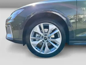 Audi A3 35 TFSI S tronic AHK Matrix Standh Bild 5