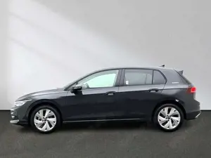 Volkswagen Golf 1.5 eTSI Life OPF Digitales Cockpit Navi Bild 2