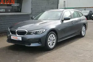 BMW 330 e Touring  xDrive Advantage *NAVI*LED*PDC*
