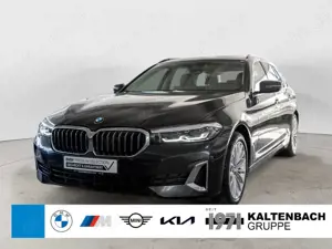 BMW 530 i Touring Luxury Line FACEL. PANO AHK LED