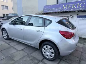 Opel Astra J Lim. 5-trg. Design Edition Bild 3