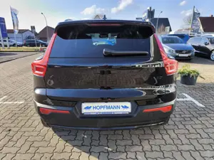 Volvo XC40 B3 Benzin Black Edition Plus Bild 4