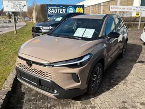 Toyota Corolla Cross 2,0-l-Hybrid Teamplayer (facelift) Bild 1