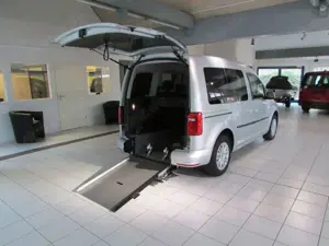 Volkswagen Caddy PKW  Rollstuhlrampe-Benhindertengerecht