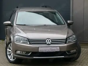 Volkswagen Passat Variant 1-Hand Navi Sitzheizung Alu Tempo