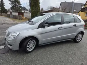 Mercedes-Benz B 200 Bild 3