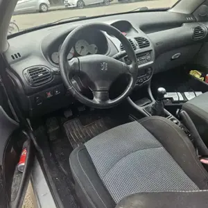 Peugeot 206 Bild 5
