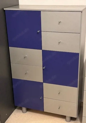 Verschenke jeweise 2 Schränke und Kommoden