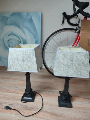 Tischleuchten mit Metallfuß Bild 4