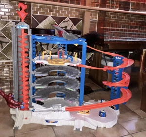 Hot Wheels Parkgarage Gorilla Spielset