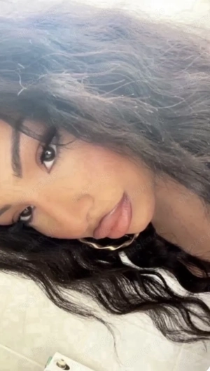 Du suchst eine online  Domina ?