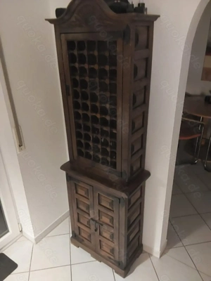 stilvoller spanischer Schrank, zweiteilig