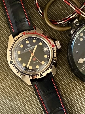 Vostok Komandirskie   Russische Armee-Uhr