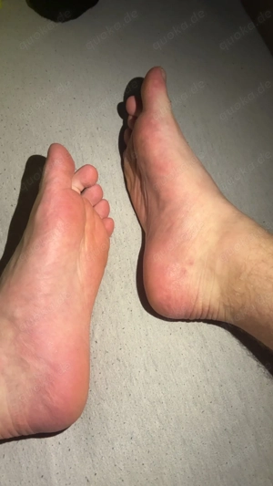 Wer will meine Füße verwöhnen?   Bild 8