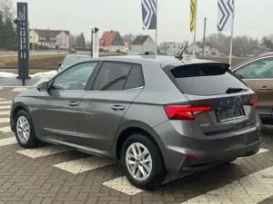 Skoda Fabia 1.0 TSI Selection DSG *LED/EPH/SHZ* Bild 4