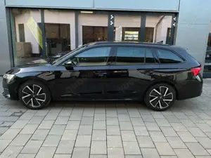 Skoda Octavia Combi 1.5 TSI DSG Sportline AHK+LED+ACC