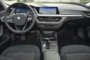 BMW 116 116i Aut. Advantage Bild 5