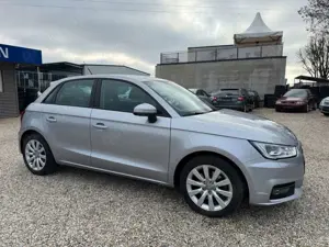 Audi A1 Sportback Sitzheizung~Xenon~PDC Bild 5