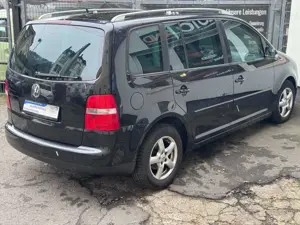 Volkswagen Touran Highline 1.6l*7-SITZER*KLIMA*TEMPO*SZHZ Bild 3