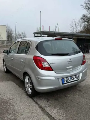 Opel Corsa 1.2 16V Bild 4