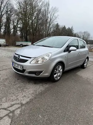Opel Corsa 1.2 16V Bild 5