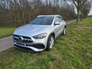 Mercedes-Benz GLA 250 GLA 250 e 8G-DCT AMG Line AHK