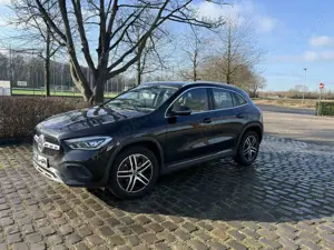 Mercedes-Benz GLA 200 GLA 200 7G-DCT Progressive