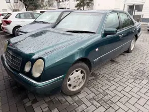 Mercedes-Benz E 200 Elegance