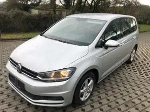 Volkswagen Touran 1.6-Navi-Automatik - HU/AU 02/28