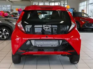 Toyota Aygo 1.0 x-play connect *CARPLAY*KAMERA* Bild 4