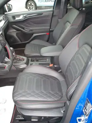 Ford Focus Turnier ST-Line X / Matrix/AHK/ACC/HUD Bild 4