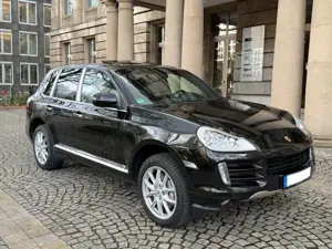Porsche Cayenne S Tiptronic Facelift 2. Hand. Scheckheftgepflegt.