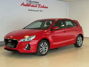Hyundai i30 1.4 Trend +Navi+Sitzheizung+Carplay+R.Kamera