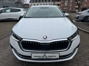 Skoda Octavia Combi Style DSG NAVI LED ACC HEAD UP 1.H