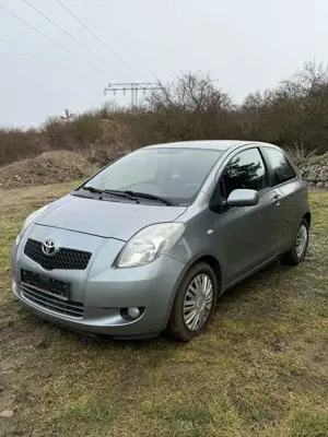 Toyota Yaris 1.3 Sol TÜV Neu