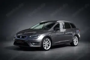 SEAT Leon "FR-PERFORMANCE" PANO + ACC! NUR 42TKM!