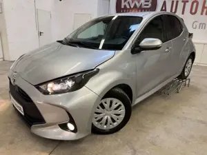 Toyota Yaris Hybrid Business Navi Klimaauto Kamera