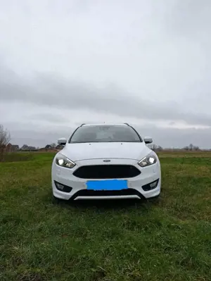 Ford Focus Focus Turnier Turnier 1.0 EcoBoost Start-Stopp-System ST-Line