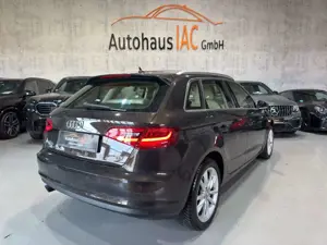 Audi A3 Sportback ambiente/XENON/PANO/LED/NAVI/SHZ/1. Bild 2