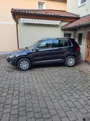 Volkswagen Tiguan Tiguan Diesel 2.0 TDI DPF 4Motion BlueMotion Techn. DSG Track Bild 2