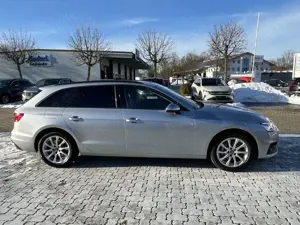 Audi A4 Avant 40 2.0 TDI quattro S -Tronic (Navi+MatrixLED Bild 4