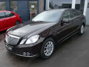 Mercedes-Benz E 300 CDI Limousine Elegance Leder Schiebedach Navi Auto