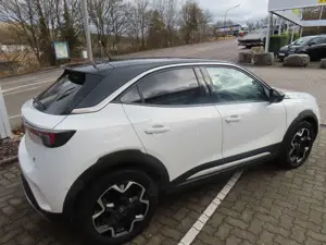 Opel Mokka-E e Ultimate Voll_LED IntelliLux Bild 3